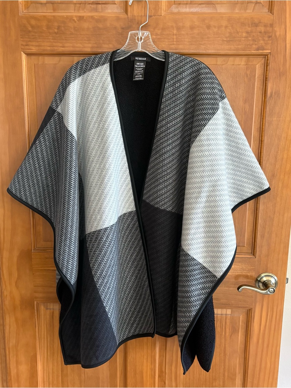 IKE BEHAR Women’s Herringbone Fleece Shawl/Wrap Black Gray and White, One Size,